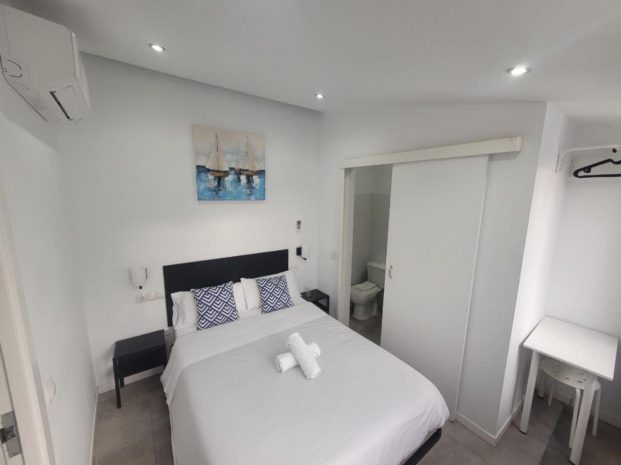 Ayz Frailes - Auto Check-In Property (Adults Only) Malaga Bagian luar foto