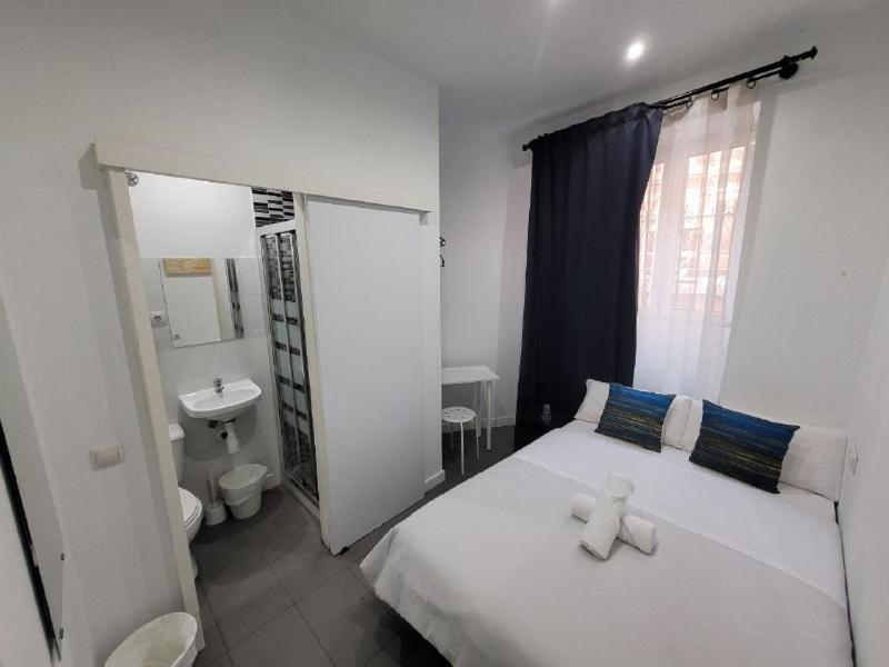 Ayz Frailes - Auto Check-In Property (Adults Only) Malaga Bagian luar foto