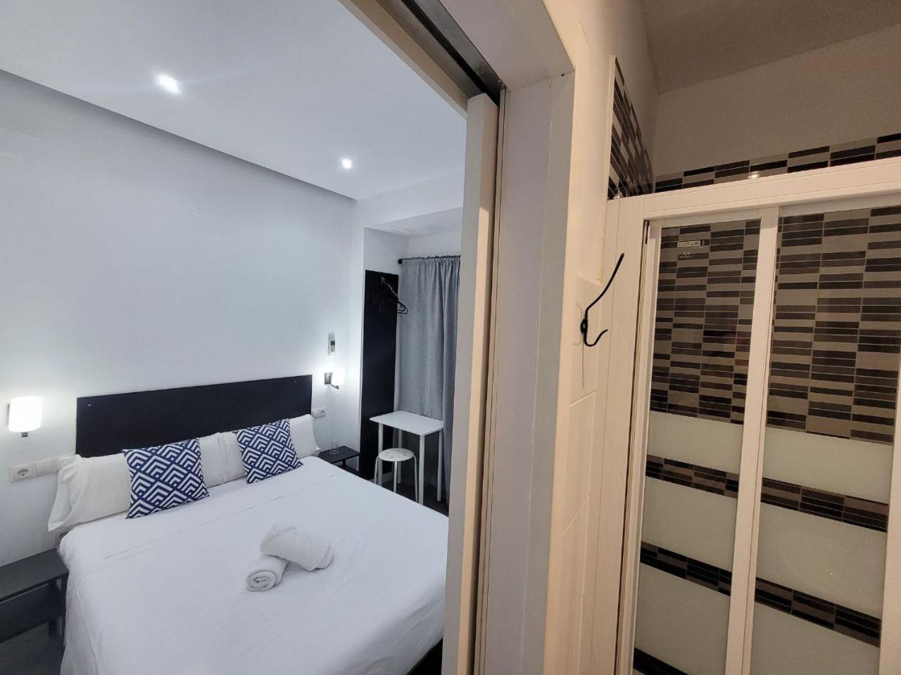 Ayz Frailes - Auto Check-In Property (Adults Only) Malaga Bagian luar foto