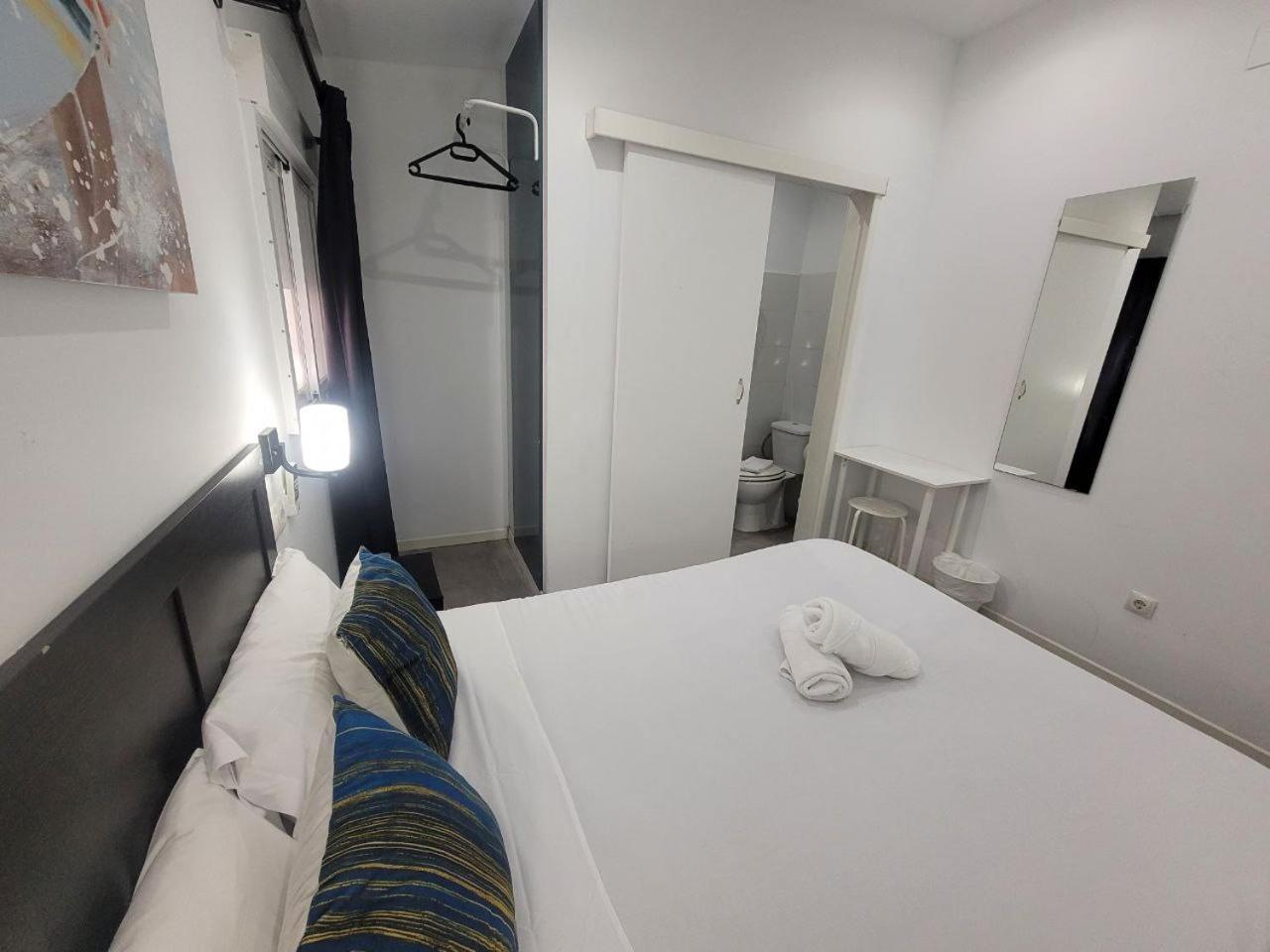 Ayz Frailes - Auto Check-In Property (Adults Only) Malaga Bagian luar foto