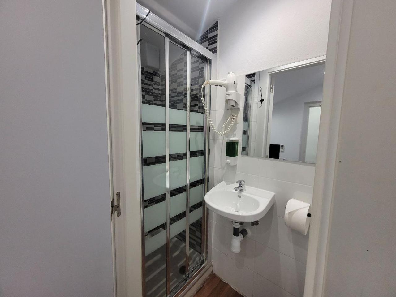 Ayz Frailes - Auto Check-In Property (Adults Only) Malaga Bagian luar foto
