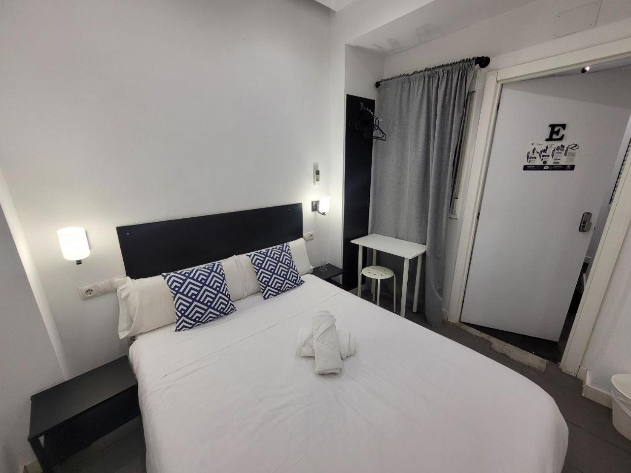 Ayz Frailes - Auto Check-In Property (Adults Only) Malaga Bagian luar foto