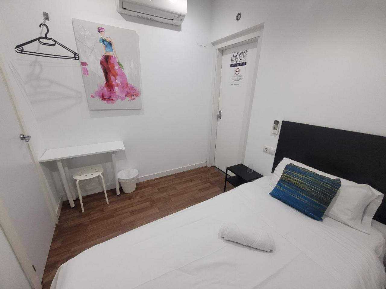 Ayz Frailes - Auto Check-In Property (Adults Only) Malaga Bagian luar foto